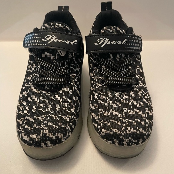 SDSPEED Size 2 Kids Roller Skate Shoes Single Wheel Sport Sneakers - Picture 7 of 10